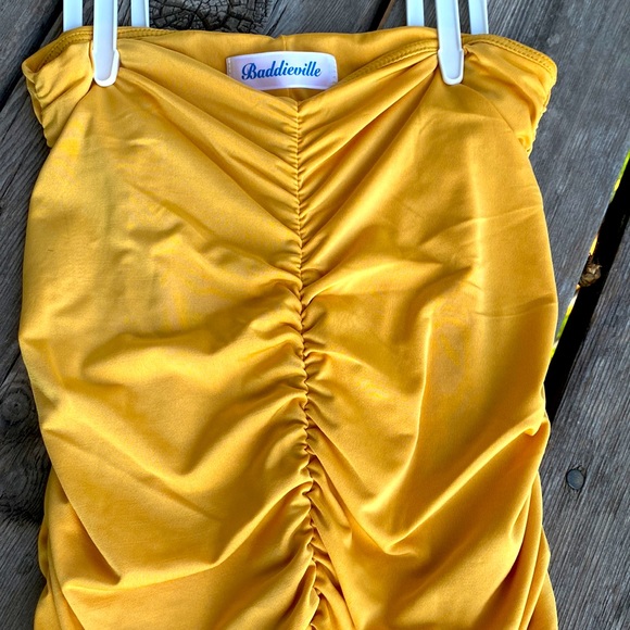 2 Piece Skirt Set 💛 Size Small - Picture 4 of 7